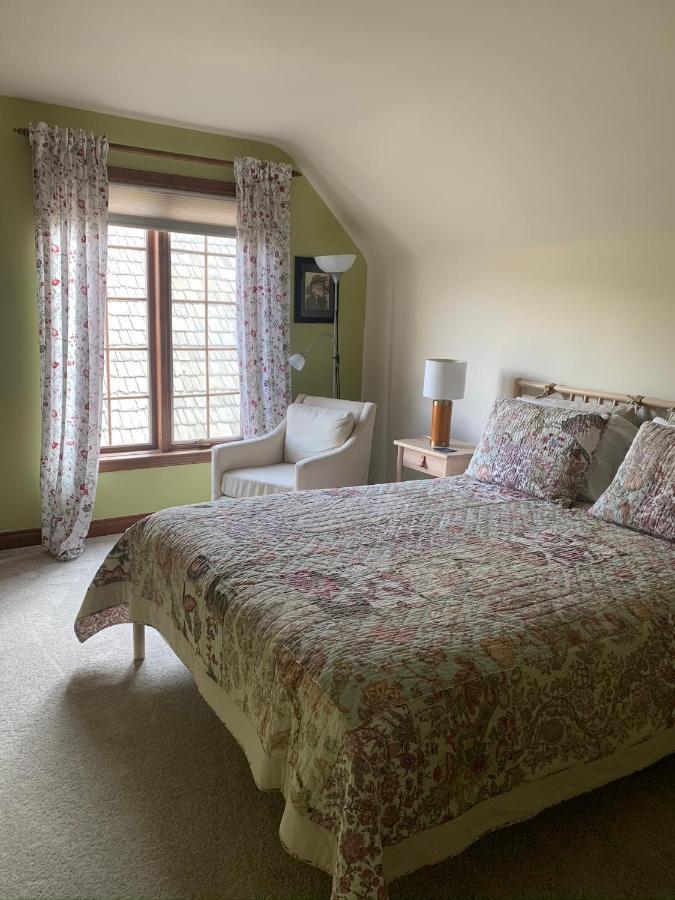 Cedar Gables Bed & Breakfast 나이아가라온더레이크 외부 사진