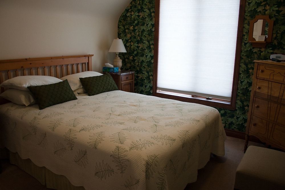 Cedar Gables Bed & Breakfast 나이아가라온더레이크 외부 사진