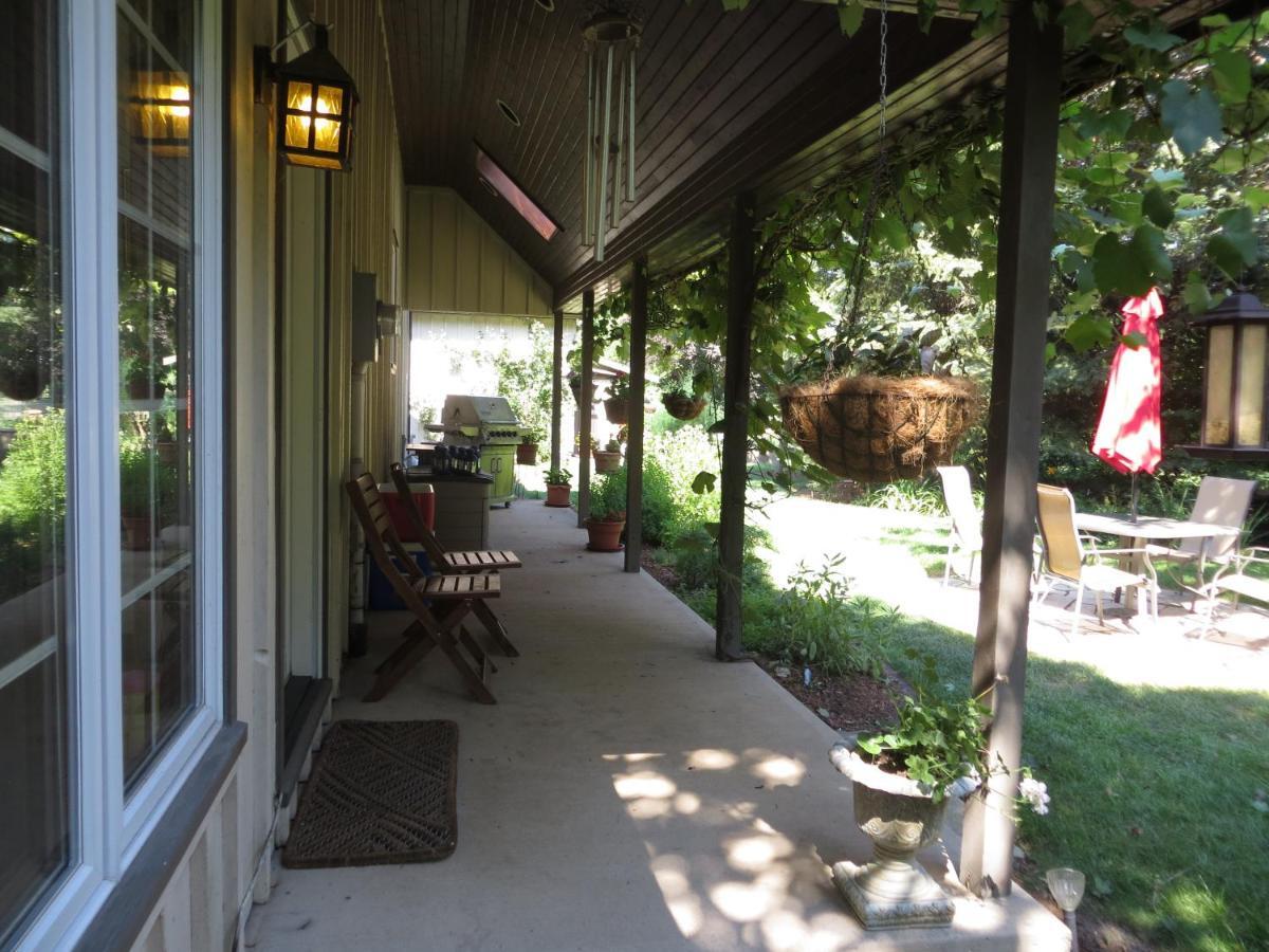 Cedar Gables Bed & Breakfast 나이아가라온더레이크 객실 사진